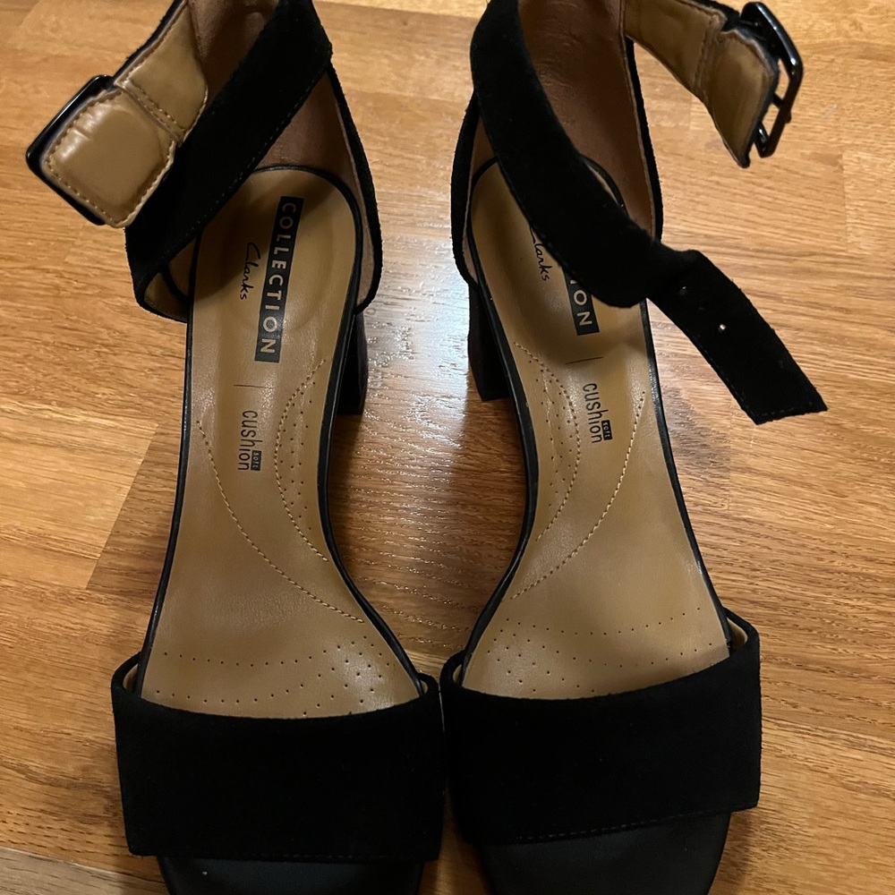 NWT Clark’s heels